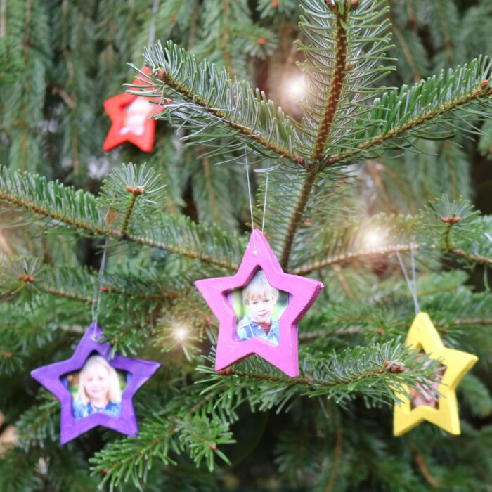 Bastelarbeit: Weihnachts-Anhänger für den Christbaum aus lufttrocknender Modelliermasse