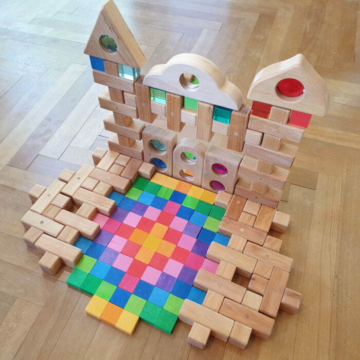 Schloss aus Holzbausteinen der Marke Bauspiel