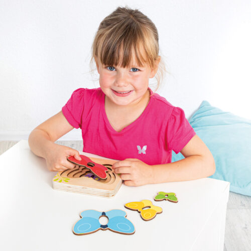 LAGENPUZZEL KLEINER SCHMETTERLING