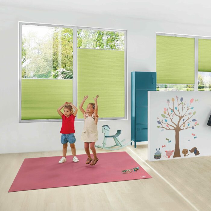 Kleinkind Krabbelmatte und Turnmatte für ältere Kinder