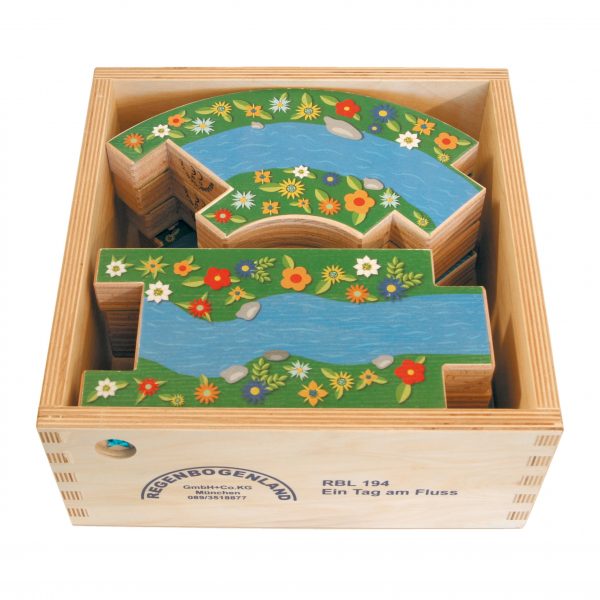Foto: Kiste mit Regenbogenland Bausteinen "Ein Tag am Fluss"
