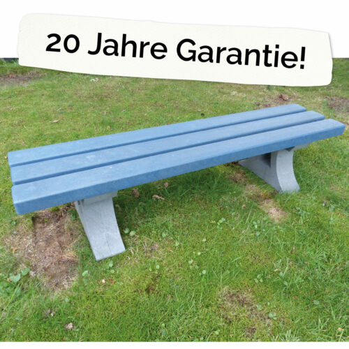 Foto: Kinderbank aus recycling-Kunststoff neben dem Schriftzug "20 Jahre Garantie"