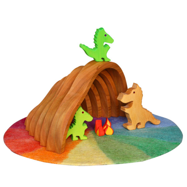 Fantasiewelt aus Holz- und Filz-Spielzeug: Drachen, Drachenhöhle mit Lagerfeuer