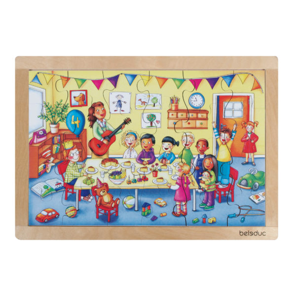 Das Rahmenpuzzle für Kinder im Kindergartenalter zeigt eine Geburtstagsfeier im Kindergarten