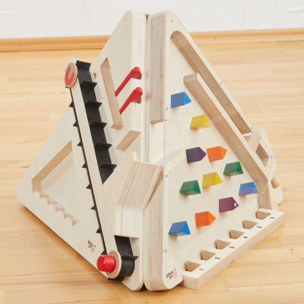 Würfelmaschine von olifu Spielen mit Würfeln