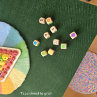 Kindergartentisch mit Tischteppich
