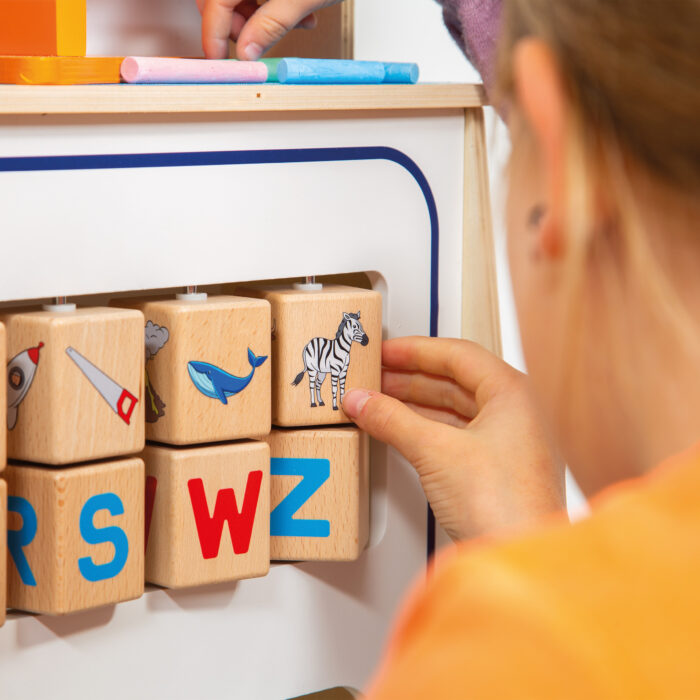 Buchstabenwürfel auf Spielschule