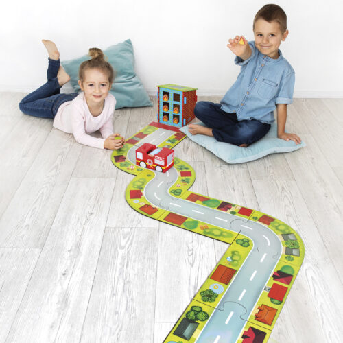Kinder spielen XXL Feueralarm